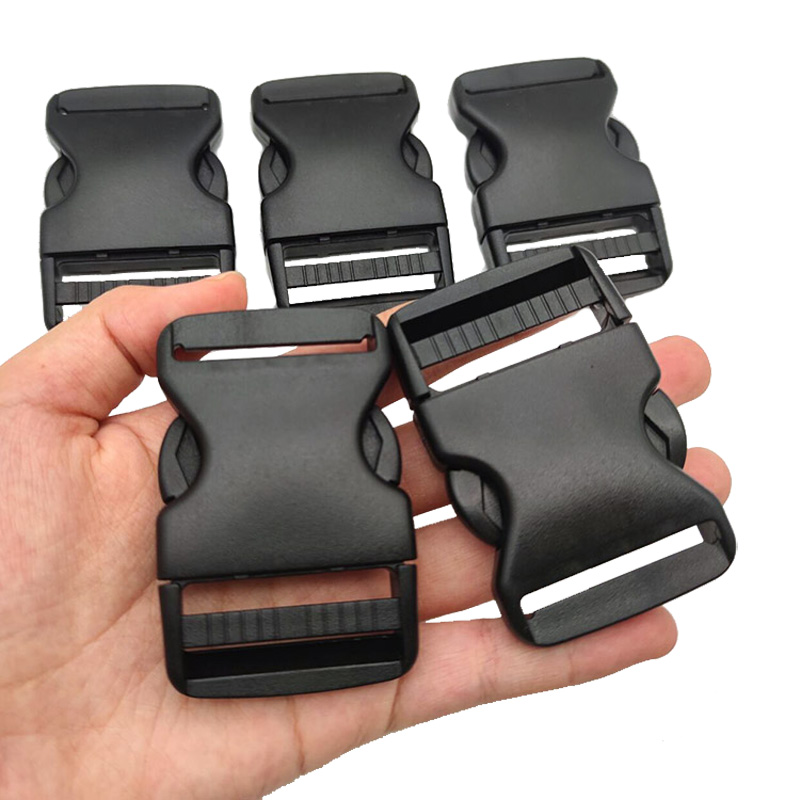 Plastic Buckles For Bags.jpg